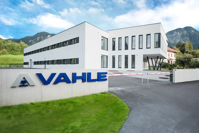 Im Innovations- und Entwicklungszentrum von Vahle Automation in Schwoich entstehen zukunftsweisende Lösungen für Energieübertragung, Datenkommunikation und Automatisierung in mobilen Industrieanwendungen.

Copyright: © VAHLE Automation | Foto: Vahle Automation