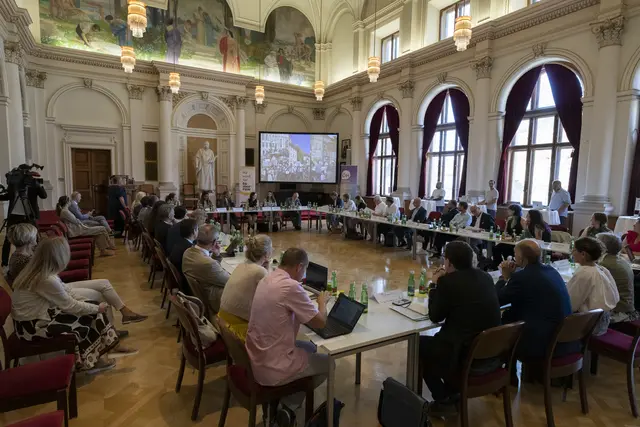 Auf Initiative der Universität Graz haben Persönlichkeiten aus Politik, Wissenschaft und Wirtschaft gemeinsam darüber beraten, wie die Finanzierung der Universitäten für die kommende Leistungsvereinbarungsperiode 2028–2030 gestaltet werden kann.  | Foto: Uni Graz