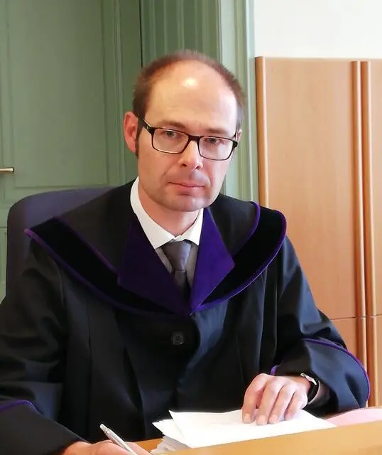  "Die Angeklagten sind nicht die Köpfe der kriminellen Vereinigung, aber ohne, dass die Rädchen mitwirken, funktioniert das Uhrwerk nicht." - Richter Slawomir Wiaderek | Foto: Ilse Probst