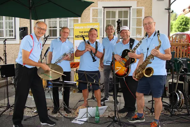 Die Salty Dixie Ramblers brachten Swing und Dixie in den Gastgarten.