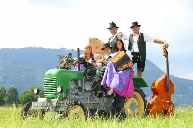 Knöpferlstreich aus St. Radegund wurde 2018 zur beliebtesten Volksmusikgruppe der Steiermark gewählt. | Foto: Knöpferlstreich