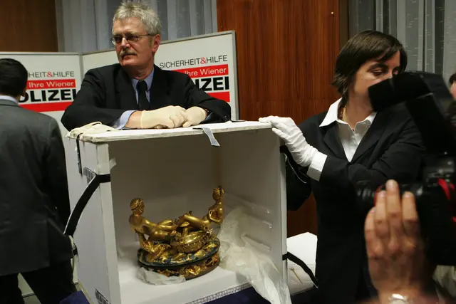 2003 wurde die "Saliera", das wohl berühmteste Salzfass der Welt, in Wien entwendet. Jahre später konnte das Kunststück von dern Ermittlern gefunden werden.  | Foto: APA-Images / Robert Newald