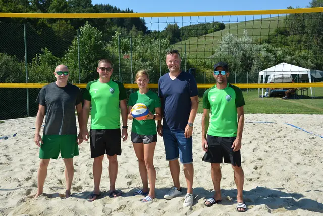 Von links: Michael Foißner, Obmann Simon Wenzl, Sektionsleiterin Maria Andlinger, Bürgermeister Hannes Humer, Vizebürgermeister Markus Haslehner
 | Foto: Union Eschenau