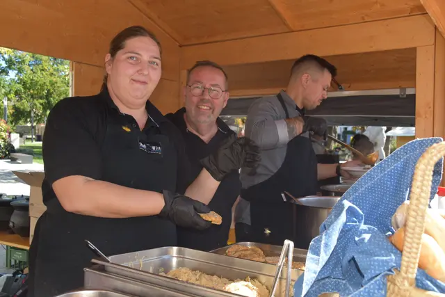 Kulinarische Köstlichkeiten gibt es unter anderem vom Stadtwirt und seinem Team. | Foto: Michael Strini