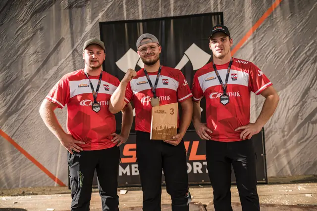 Die drei Sportler, die Kärnten im DACH-Finale vertreten haben: v.l. Roman Triebelnig, Simon
Oberzaucher und Florian Unterwandling. | Foto: STIHL TIMBERSPORTS
