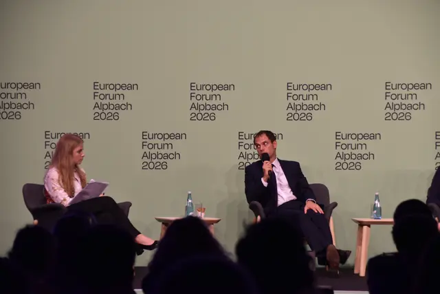 Hamish Falconer (UK) betonte zudem, dass Großbritannien – trotz des Brexits – noch immer Teil von Europa sei und die Wirtschaft nach wie vor mit jener der EU verflochten sei.  | Foto: Barbara Fluckinger