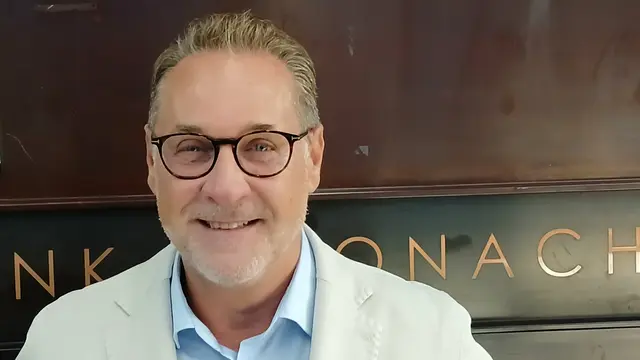 Auch H.C. Strache kam nach Weiz angereist. | Foto: Josef Hofmüller