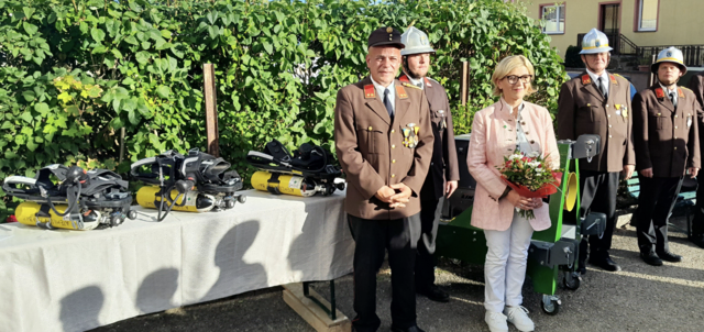 Edith Göd übernahm die Patenschaft für das Aggregat. | Foto: FF Missingdorf