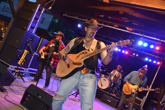 Chris Kaye &amp; Band machte Stimmung in der Westernstadt. | Foto: MeinBezirk/Michael Strini