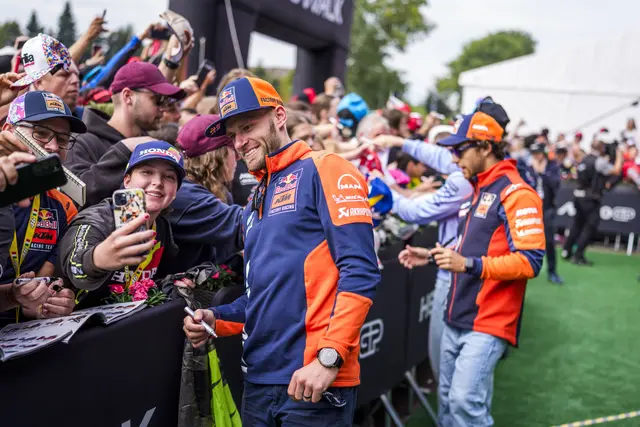 Autogramme und Selfies gibt es beim "Meet the Riders".