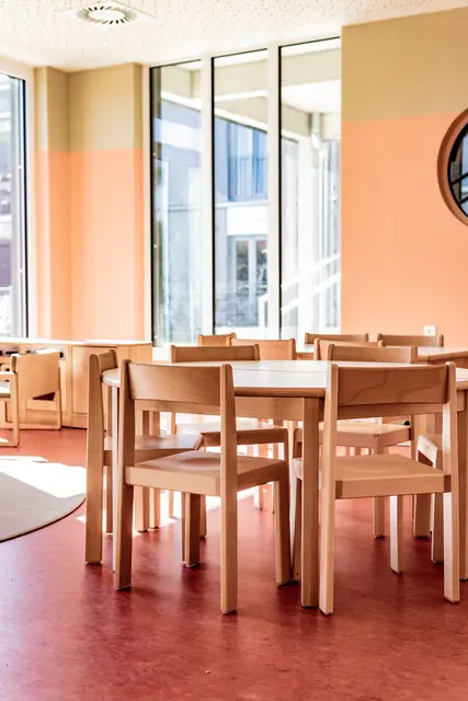 Die neue Einrichtung umfasst vier Gruppen und gesamt 91 Plätze, es gibt drei Kindergartengruppen und eine alterserweiterte Gruppe. Die Einrichtung soll künftig das Angebot an wohnortnaher und ganztägiger Kinderbildung und -betreuung im Stadtteil Gneis vergrößern. | Foto: Stadt Salzburg/Wildbild