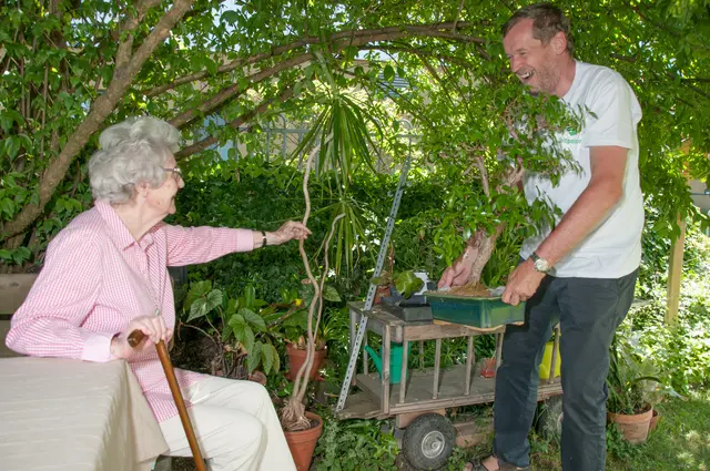 Auch für Gartenarbeit wird Zeitpolster oft angefragt.  | Foto: Verein Zeitpolster