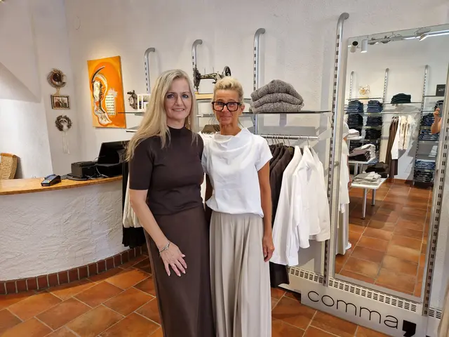 Petra Marchl und Sissy Leitner in der Modeboutique Sissy Leitner in Judenburg