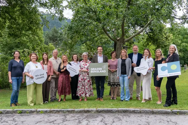 Die Mitglieder der Steuerungsgruppen der LEADER-Region Grazer Bergland | Foto: Regionalmanagement-Steirischer-Zentralraum-GmbH