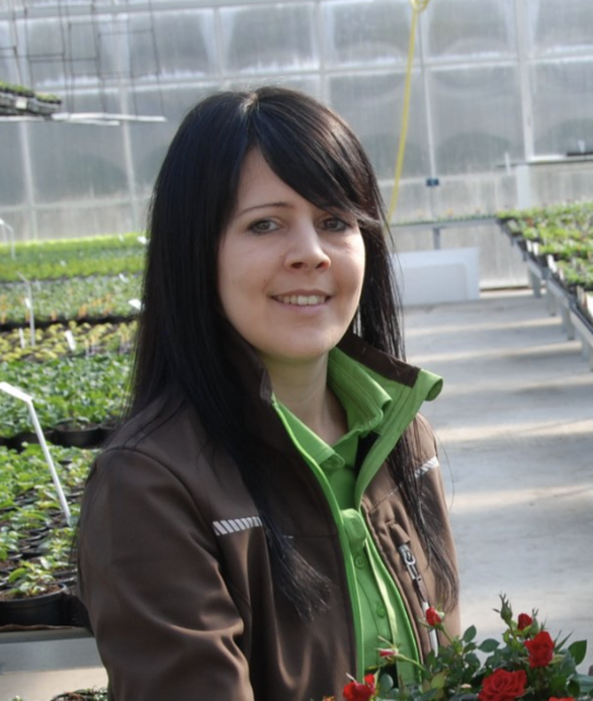 Karina Viehböck hat so einige Expertentipps für die Gartenarbeiten im Herbst parat. | Foto: Gärtnerei Viehböck