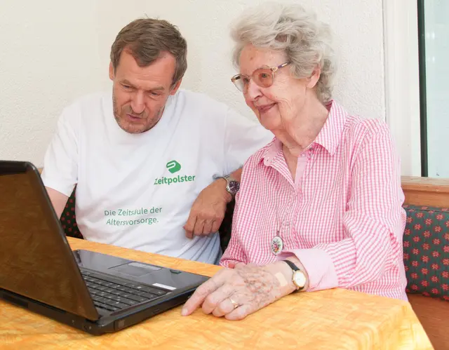 Hilfe am PC: Gerade ältere Menschen kämpfen oft mit der Technik. | Foto: Verein Zeitpolster