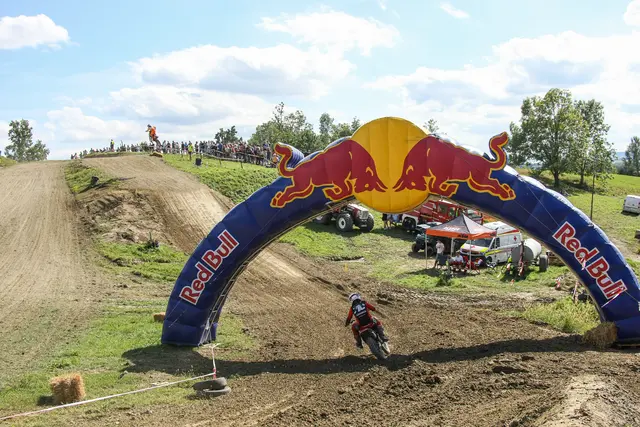 Motocross-Fahrer liefern sich spannende Duelle beim Cup in Taufkirchen an der Trattnach. | Foto: OÖ Motocross Cup/Günter Tod