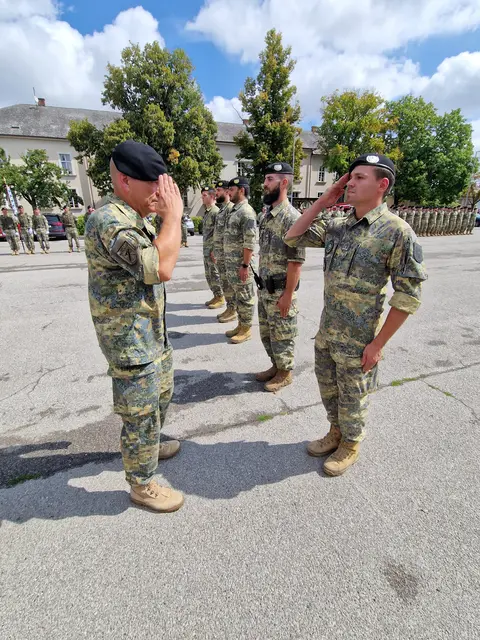 Hoher Besuch beim AAB3: Militärkommandant Brigadier Härtinger, Oberst des Generalstabsdienstes Stiedl und Militärkurat Guganeder waren beim Traditionstag in der Bolfras-Kaserne dabei.