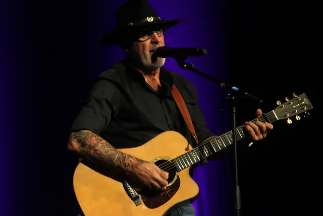 Zu Beginn gab es im Frank Stronach Saal Live Countrymusik. | Foto: Josef Hofmüller