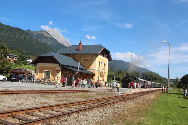 Bahnhof Dellach 2015, mit Sonderzug zum 100jährigen Jubiläum der Gailtalbahn