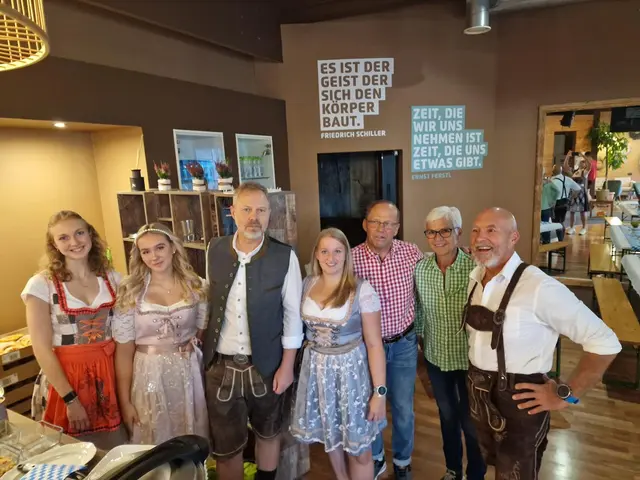 Das INJOY-Team lädt zum gemeinsamen Training und anschließenden Oktoberfest ein. | Foto: INJOY Walding