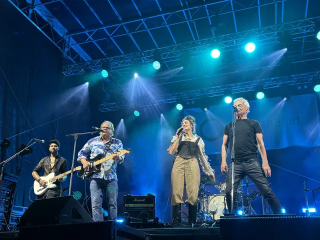 Ewald Pfleger, Anna Buchegger und Boris Bukowski sangen gemeinsam "Life is Live" und "Flying High". | Foto: Lauren Fahrenberger / MeinBezirk