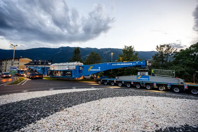 Die Vorbereitungen für den Trafotransport durch Spittal begannen bereits ein halbes Jahr im Voraus.  | Foto: APG/Michael Stabentheiner