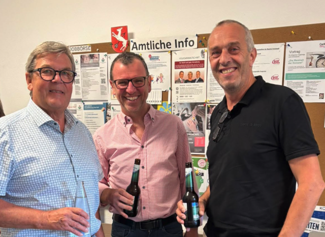 Von links: Josef Lindner, Wolfgang Schartmüller (Bürgermeister von Hirschbach), Josef Eilmsteiner (Bürgermeister von Waldburg). | Foto: Marktgemeinde Gutau