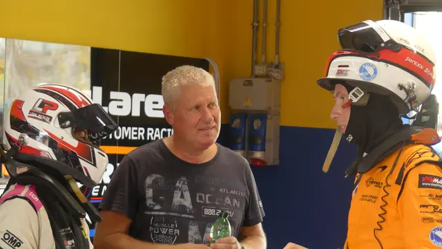 Auch Lenas Vater, Hannes Pichler (mitte) warn in Vallelunga mit dabei.  | Foto: SPEED-CORNER