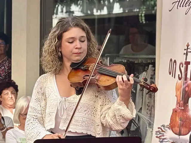 Sarah Bayens an der Violine. | Foto: Markus Kahrer