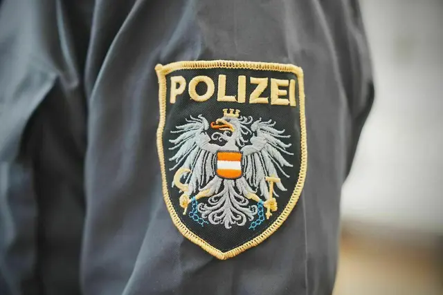 Seit 1. September testet die Polizei ein neues Dienstzeitmodell. Die GÖD-Polizeigewerkschaft kritisiert mögliche Nachteile sowie den bereits festgelegten bundesweiten Start im April 2027. (Symbolbild) | Foto: MeinBezirk.at