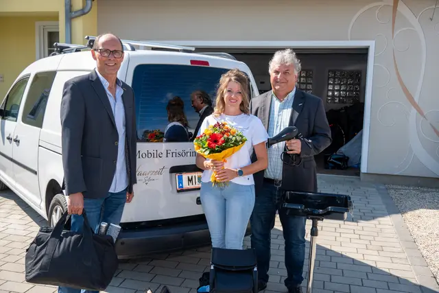 Bezirksstellenausschussmitglied Wilhelm Schreiber, Silvia Abraham, Bezirksstellenleiter Klaus Kaweczka. | Foto: Kraus