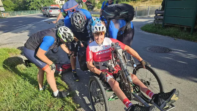 Mit vereinten Kräften wurden jegliche Hindernisse bewältigt. | Foto: Wolfgang Pucher, MTB Buam