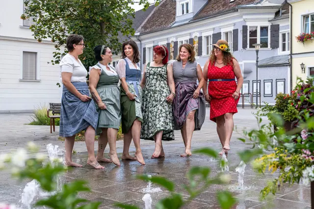 Die VP Frauen veranstalten eine Fashion Show in der Steinhalle.