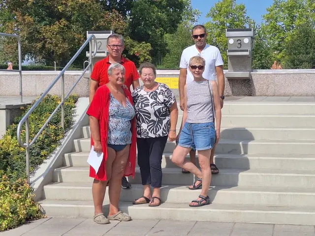 Die treuen Badegäste wurden gefeiert. | Foto: Gemeinde