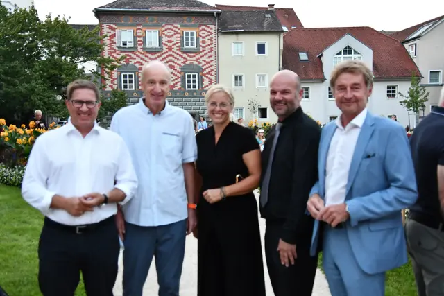 Für Intendant Wolfgang Homer (2.v.l.) war es die 30. Saison. | Foto: Stadt Wels