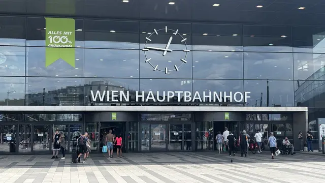 Mann bedrohte Schalter-Mitarbeiterin am Hauptbahnhof und wurde festgenommen. (Archiv) | Foto: Andreas Pölzl/MeinBezirk