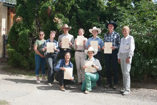 Gruppenfoto 
Stehend: Richterin Andrea Zauner, Margit Pfanner, Martin Pfanner, Juliane Wiesböck, Magdalena Maurer, Barbara Schuh, Richterin Dr. Hilde Jarc
Knieend: Alice Eigner, Maria Pfanner | Foto: Gerhard Scherbaum