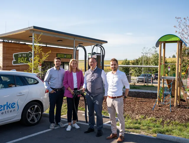 Harald Stressler, Prokurist Ladewerke Amstetten GmbH; Beate Hochstrasser, Stadträtin für Gesundheit und  Tierschutz; Christian Haberhauer, Bürgermeister Amstetten; Jürgen Hürner, Geschäftsführer Stadtwerke Amstetten GmbH
 | Foto: Nina Godderidge Stadtwerke Amstetten