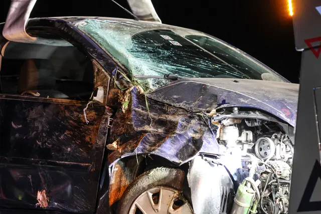 Foto: Ein Auto kam auf der A1 bei Eberstalzell von der Fahrbahn ab und überschlug sich.