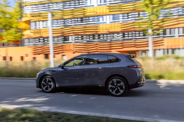 Der Leapmotor B05 kommt mit 218 PS, Heckantrieb und bis zu 482 Kilometern Reichweite, ein echt sportlicher Elektro-Hatchback | Foto: Leapmotor