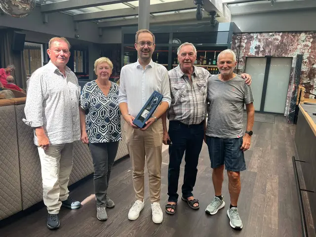 Die Wiener Neudorfer Pensionisten besuchten gemeinsam mit der Gemeindespitze die Landeshauptstadt. | Foto: Marktgemeinde Wiener Neudorf