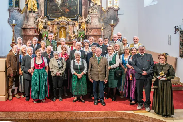 38 Jubelpaare folgten der Einladung der Goldhauben- und Kopftuchgruppe zum festlichen Gottesdienst. | Foto: Johannes Hemetsberger