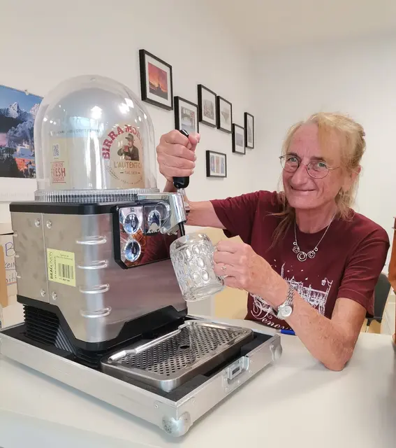 Helga Spellenberg-Rathleitner ging nun am Borg Feldbach Ende August mit 70 Jahren in den "Ruhestand". Zum Abschied gab’s frisch gezapftes Bier.