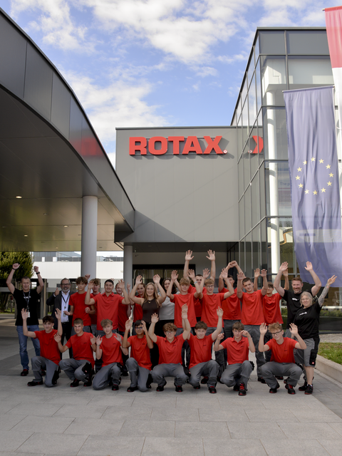 21 neue Lehrlinge dürfen jetzt ihre Ausbildung bei BRP-Rotax in Gunskirchen beginnen.  | Foto: BRP-Rotax GmbH &amp; Co KG