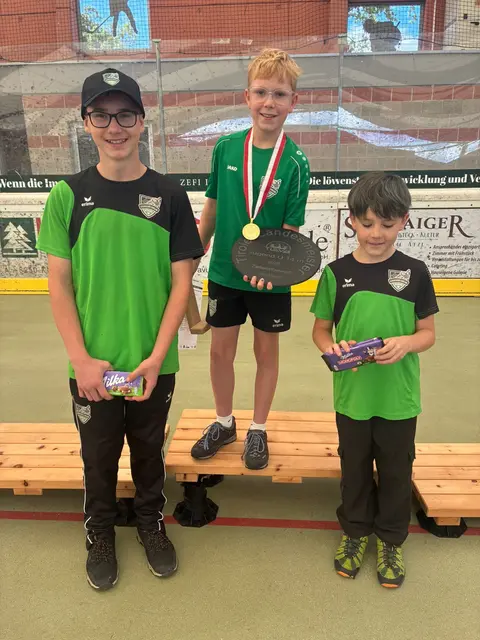 Matteo Kolland vom SSC Aldrans jubelt über den Landesmeistertitel in der U14. | Foto: SSC Aldrans
