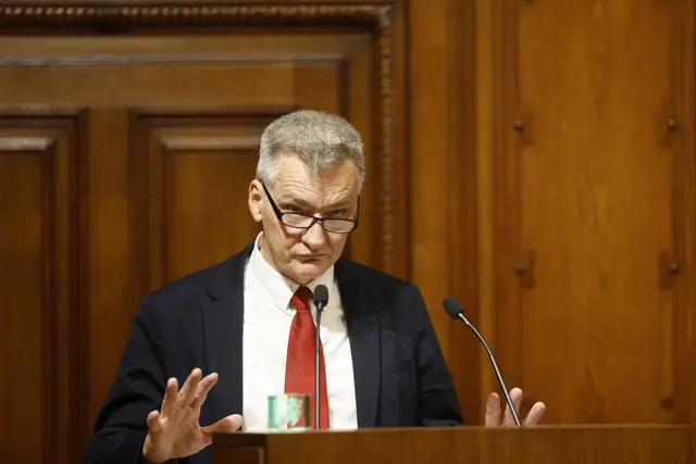 Nach neuen Berichten über die Hintergründe der Haushaltssperre gerät Finanzstadtrat Manfred Eber (KPÖ) in Erklärungsnot. (Archivbild) | Foto: APA-Images / APA / ERWIN SCHERIAU