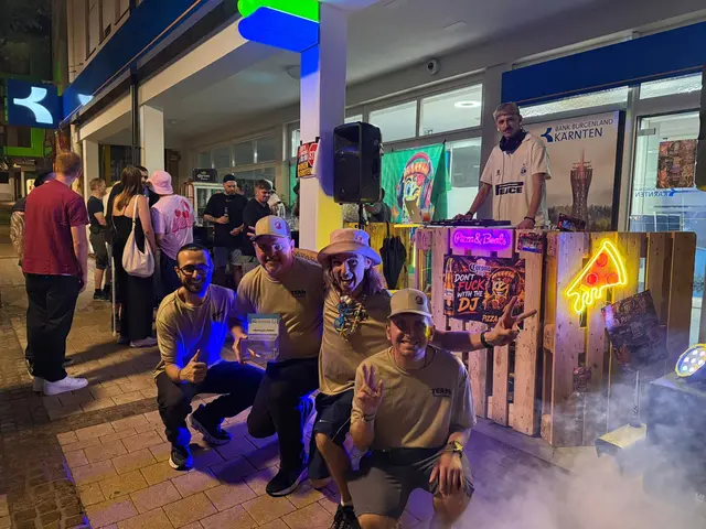 Stadtcafe Chef Granit Osmani, Landesobmann Clemens Costisella, Faiasalamanda Mario Haber, Jörg Wasserfaller und im Hintergrund DJ Matthias Walder
