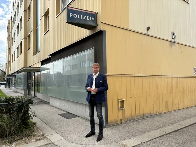 Sicherheitsstadrat Gerhard Kroiß wünscht sich einen modernen Ersatz für die in die Jahre gekommen Inspektion in der Pernau | Foto: Stadt Wels
