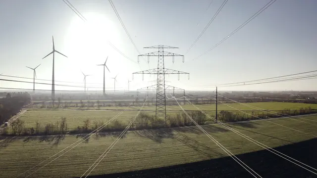 Die Austria Power Grid (APG) plant die Modernisierung der Netze im Osten Österreichs. Die Einreichung für die Umweltverträglichkeitsprüfung ist für Ende 2027 vorgesehen, mit dem Bau soll ab 2030 begonnen werden. | Foto: APG/Max Lang